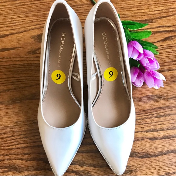 BCBGeneration Women’s White Heels 4" - Picture 10 of 15
